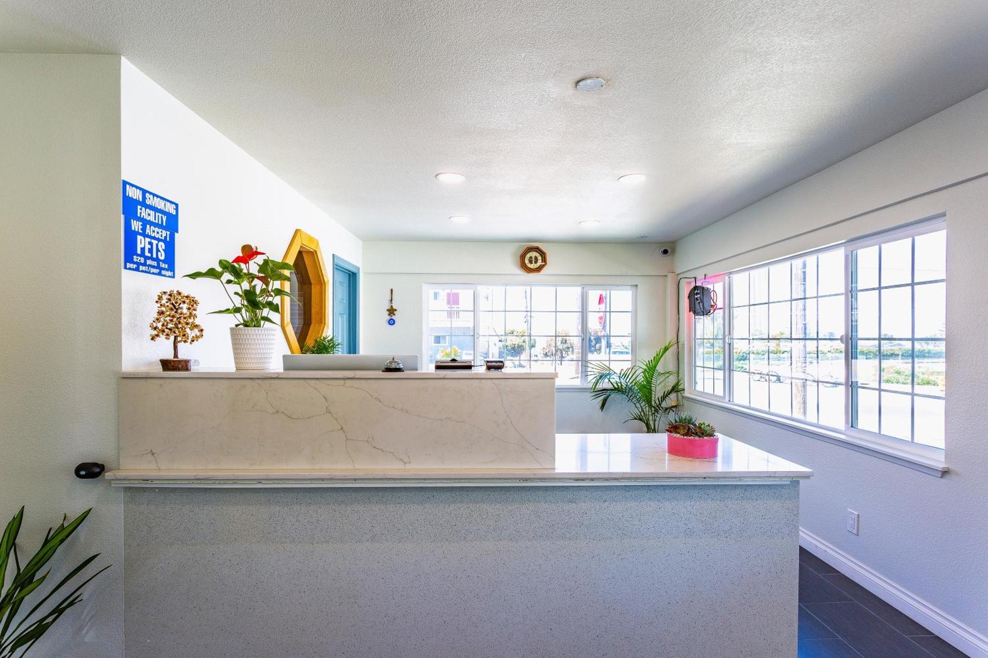Coastal Breeze Inn Моро Бей Екстериор снимка