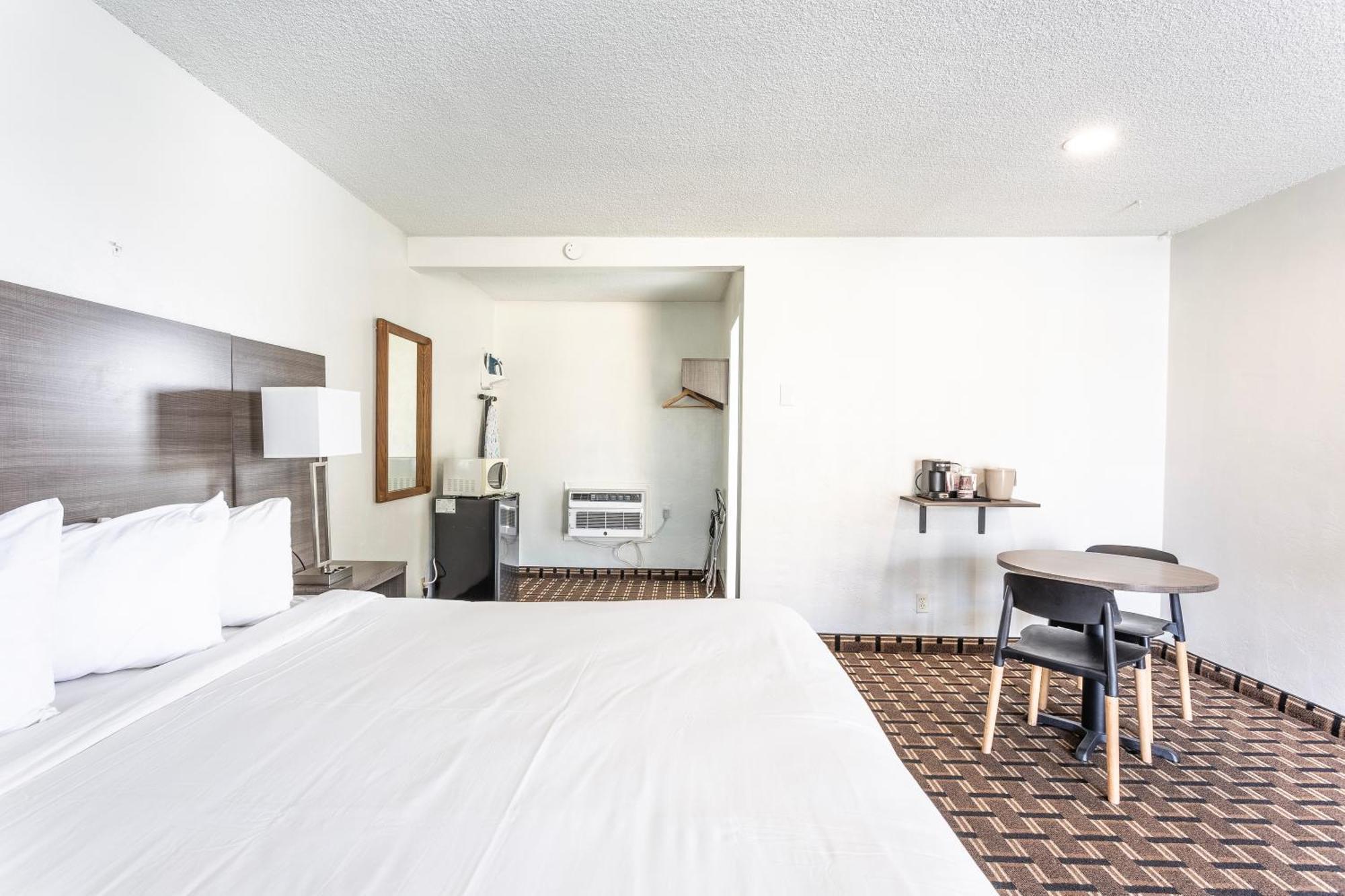 Coastal Breeze Inn Моро Бей Екстериор снимка