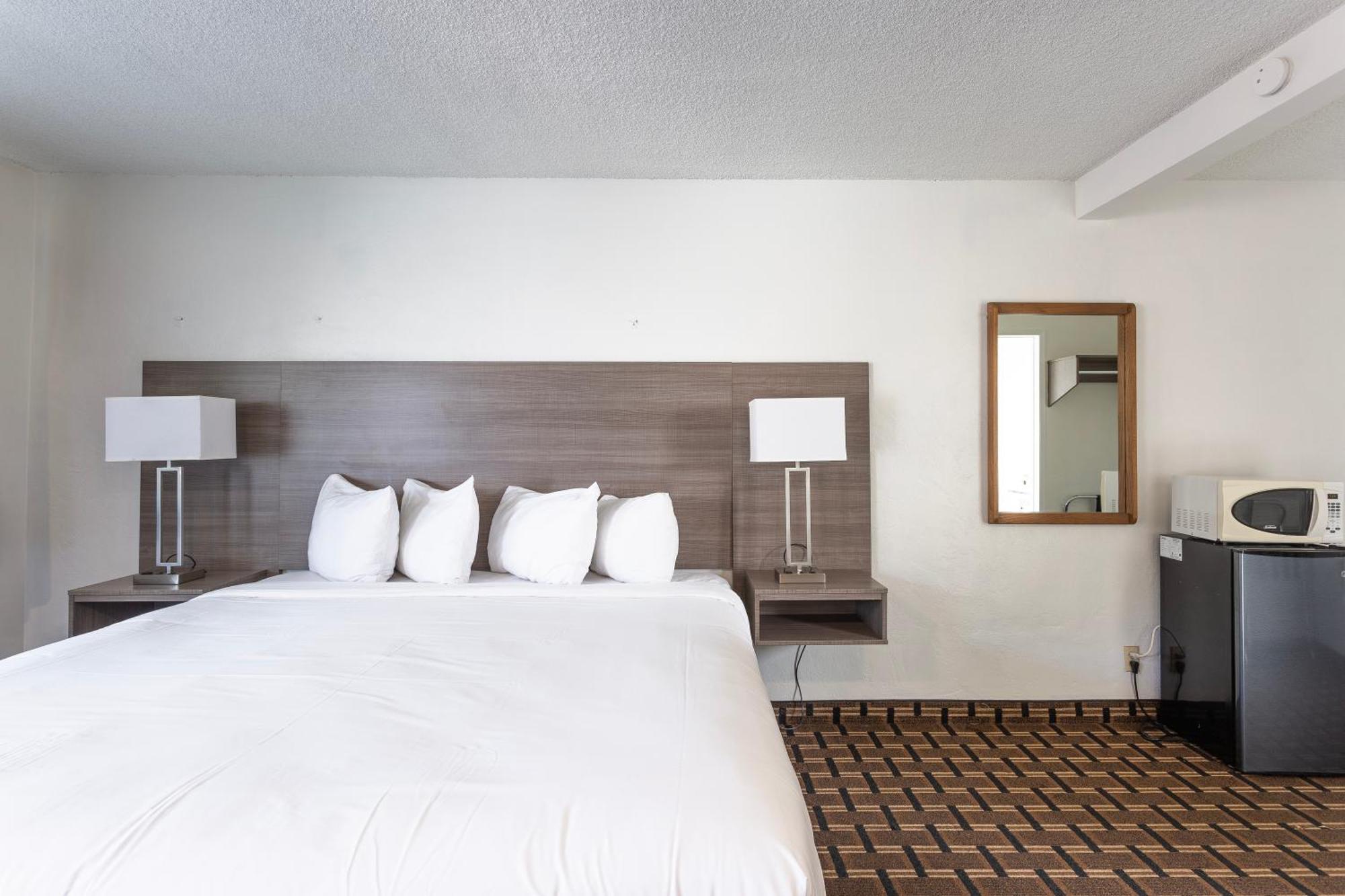 Coastal Breeze Inn Моро Бей Екстериор снимка