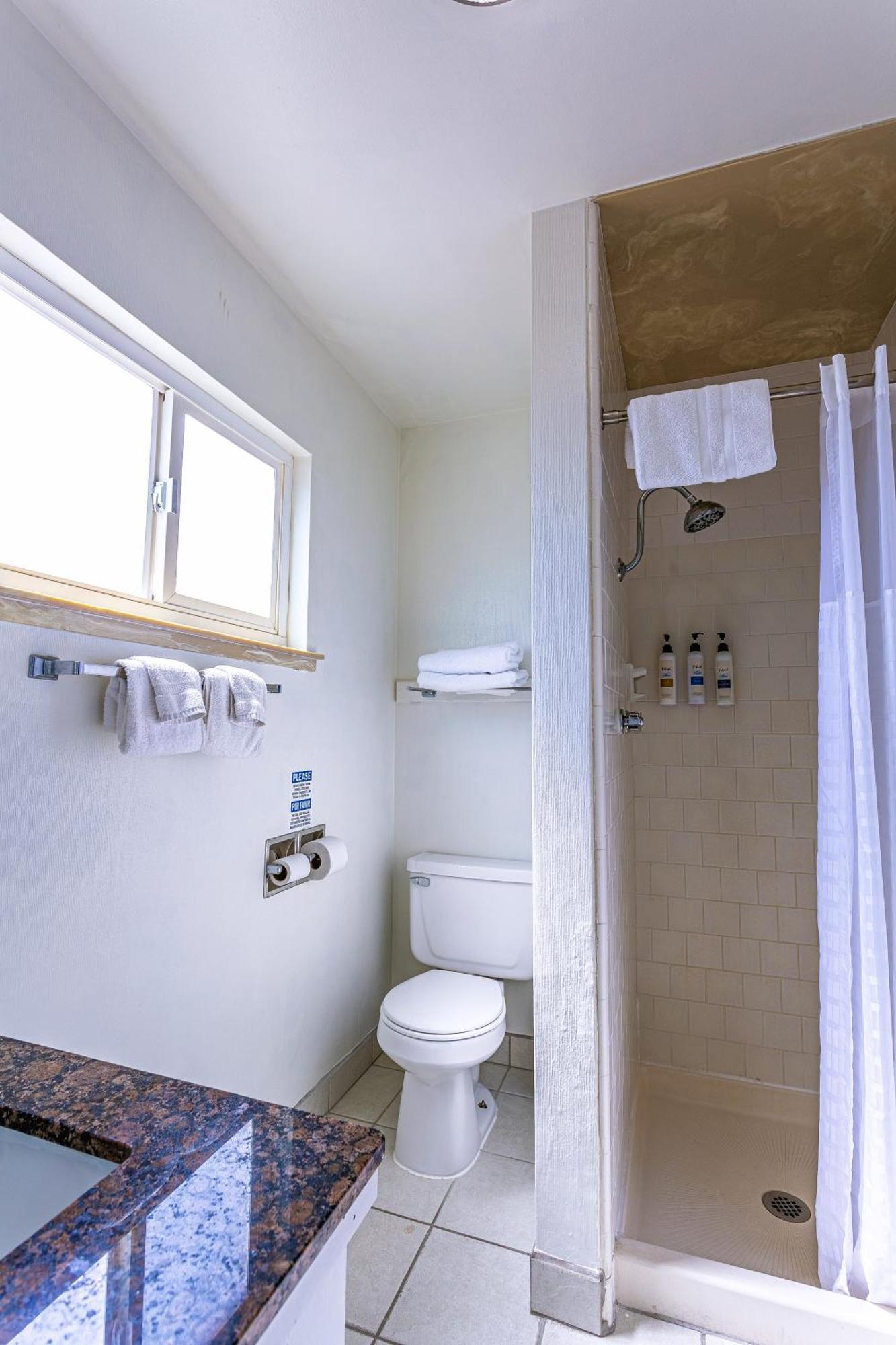 Coastal Breeze Inn Моро Бей Екстериор снимка